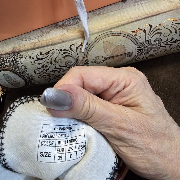 High sneakers . - Picture 9 of 12